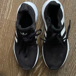 Adidas Tennis Shoes size 8